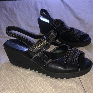 Aerosoles wedge sandal size 8 black
